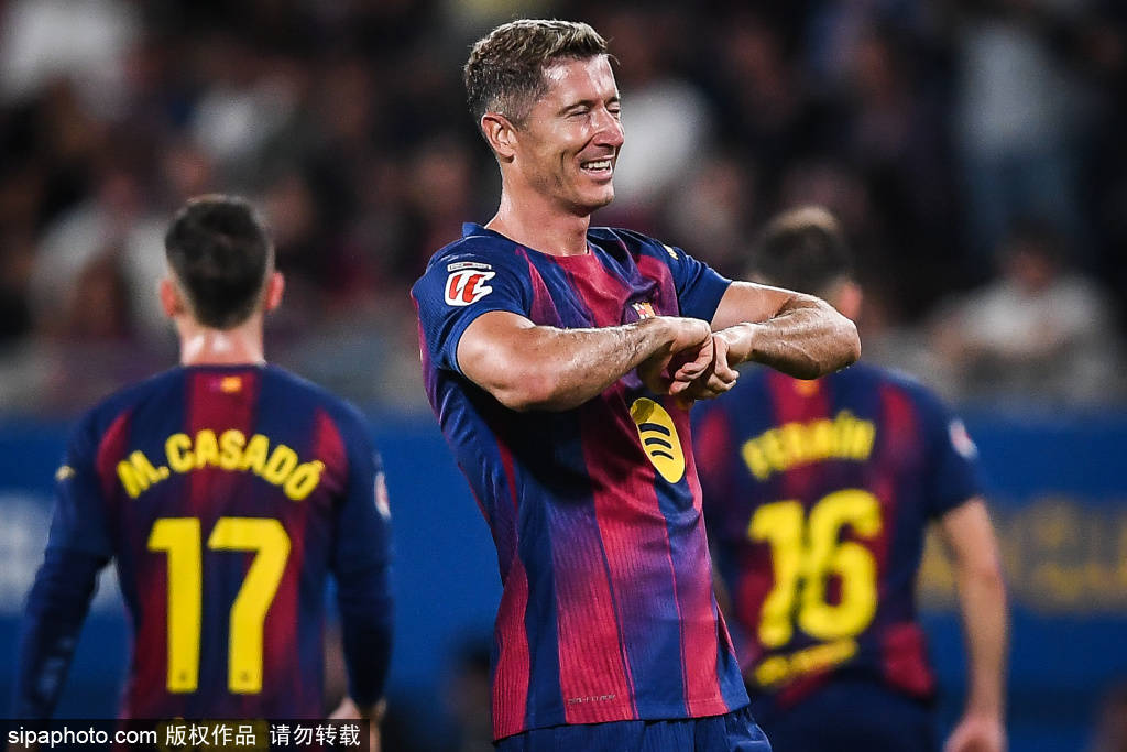 巴萨逆袭!阿德里安·索拉闪耀全场,35-25大胜瓦拉多利德