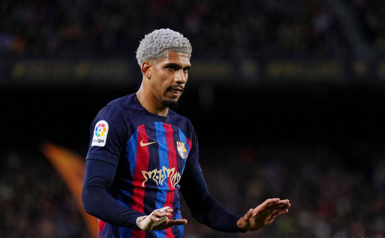 国米与巴萨铁闸互换提上日程,英超门将或加盟,布罗佐维奇或重返意甲尤文